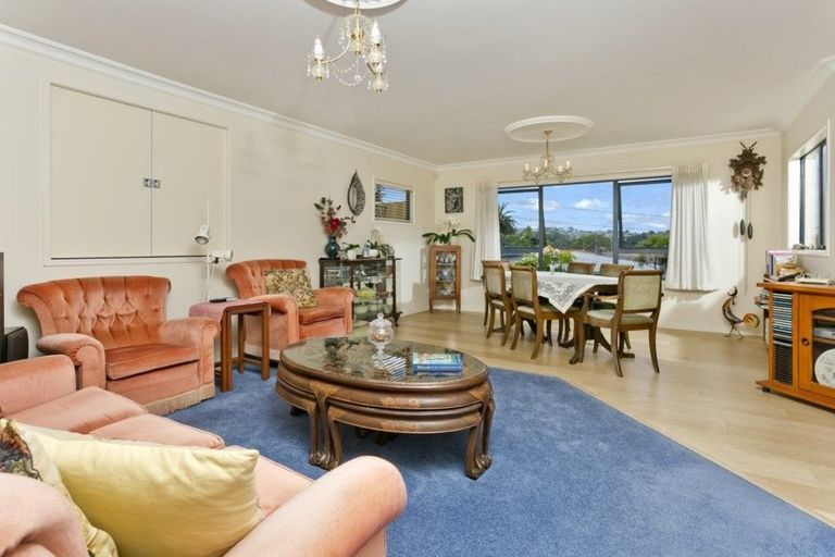 Photo of property in 1a Lake Road, Northcote, Auckland, 0627
