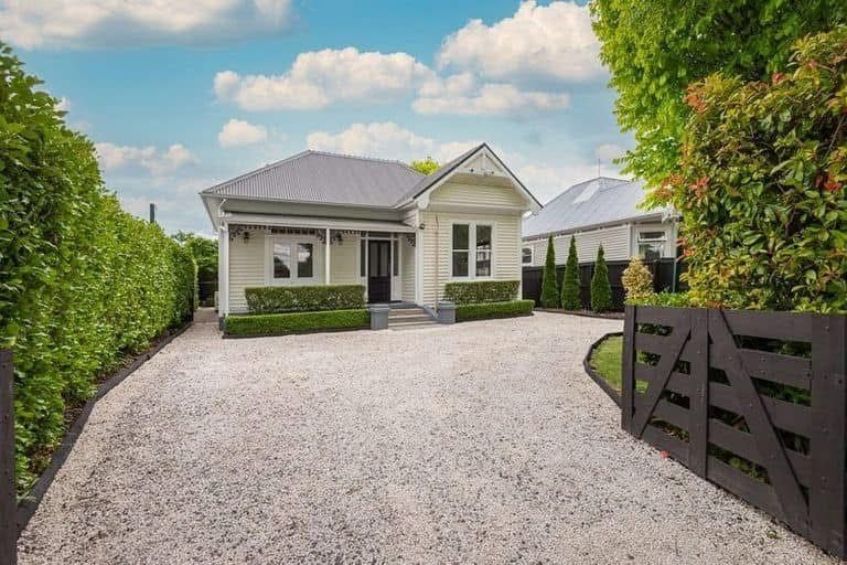 Photo of property in 17 Oxley Avenue, St Albans, Christchurch, 8014