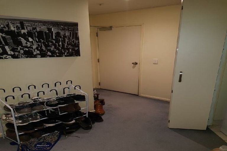 Photo of property in 2c/5 Kent Terrace, Mount Victoria, Wellington, 6011