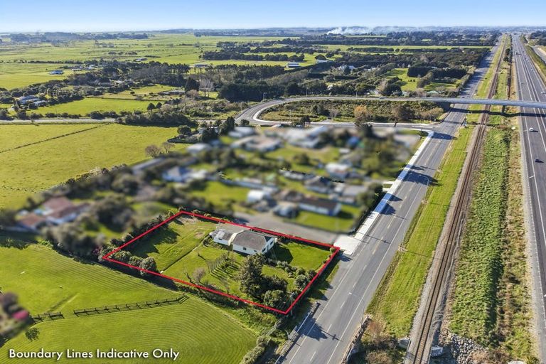 Photo of property in 931 State Highway 1, Te Horo, Otaki, 5581