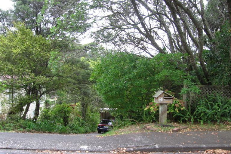 Photo of property in 2 Inaka Place, Titirangi, Auckland, 0604