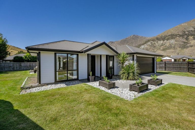 Photo of property in 32 Hope Avenue, Lake Hayes, Queenstown, 9304