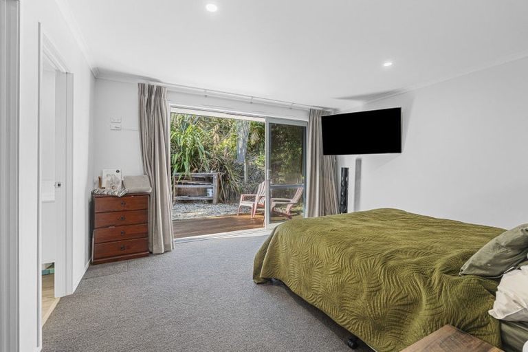 Photo of property in 198 Seaview Road, Westown, New Plymouth, 4310