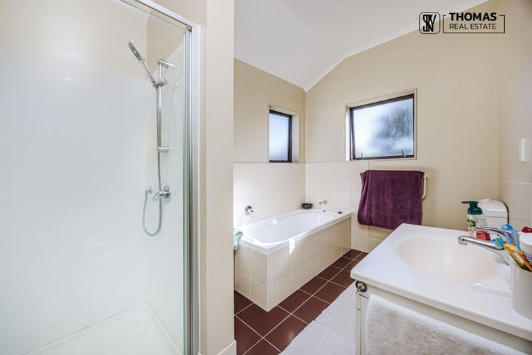 Photo of property in 14 Secoia Crescent, Mangere, Auckland, 2022