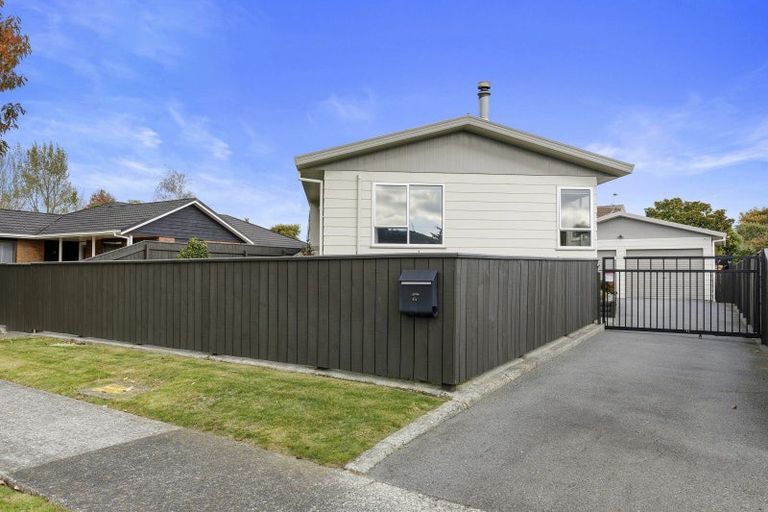 Photo of property in 17 Memphis Grove, Totara Park, Upper Hutt, 5018