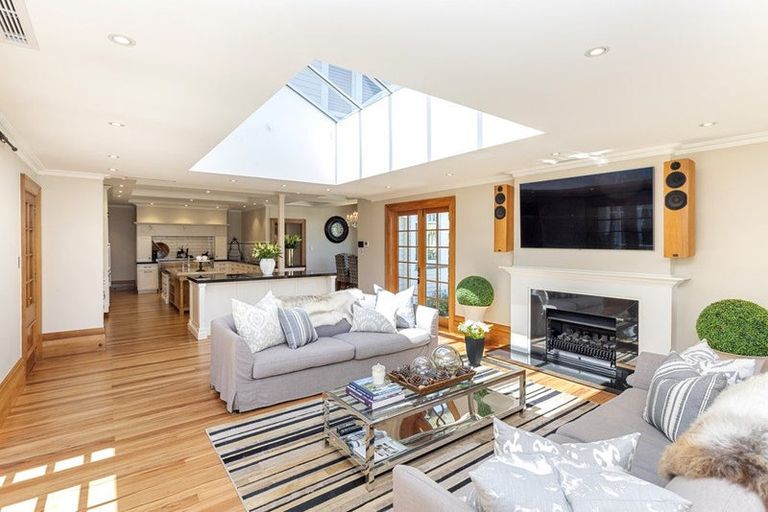 Photo of property in 5 Saint Barnabas Lane, Fendalton, Christchurch, 8052