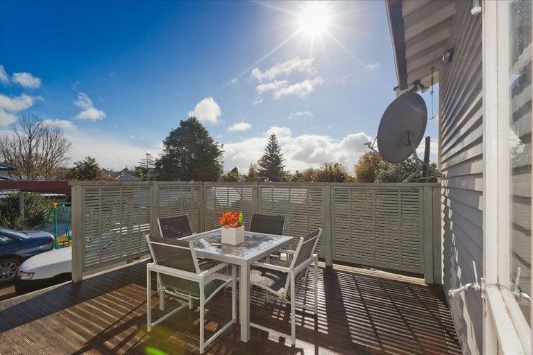 Photo of property in 12 Nikau Street, New Lynn, Auckland, 0600