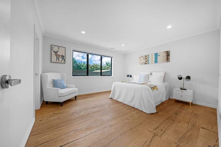 Photo of property in 66a Marine Parade, Mellons Bay, Auckland, 2014