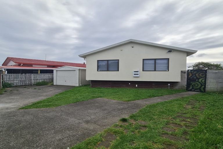 Photo of property in 2/21 Southview Place, Wattle Downs, Auckland, 2102