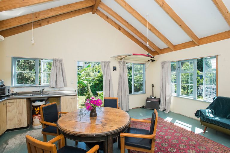 Photo of property in 22 Moana Road, Okitu, Gisborne, 4010