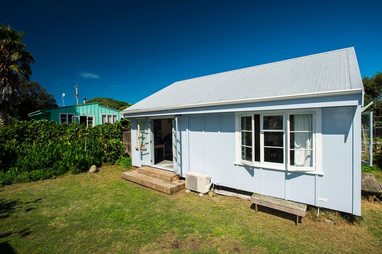 Photo of property in 22 Moana Road, Okitu, Gisborne, 4010