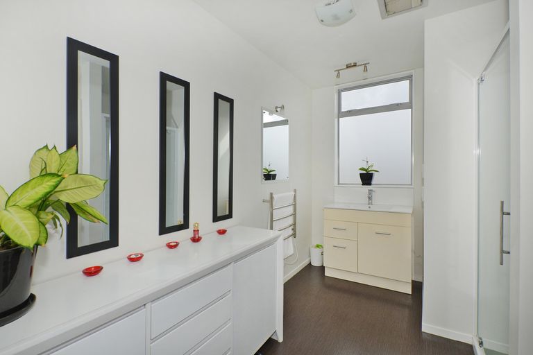 Photo of property in 39 Russell Road, Wainuiomata, Lower Hutt, 5014