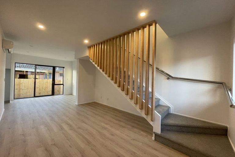 Photo of property in 15b Pipitea Place, Massey, Auckland, 0614