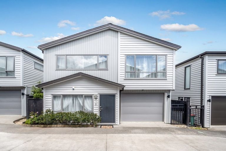 Photo of property in 5 Waihanga Way, Bucklands Beach, Auckland, 2014