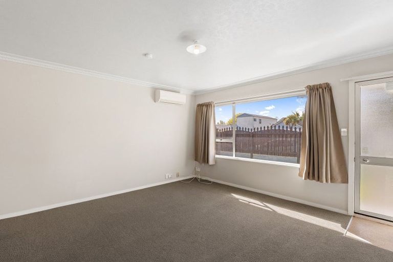 Photo of property in 4/372 Hereford Street, Linwood, Christchurch, 8011