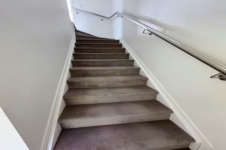 Photo of property in 23/9 Schnapper Rock Road, Greenhithe, Auckland, 0632