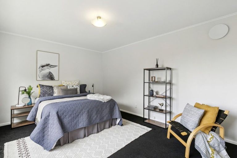 Photo of property in 13 Lomond Street, Newlands, Wellington, 6037