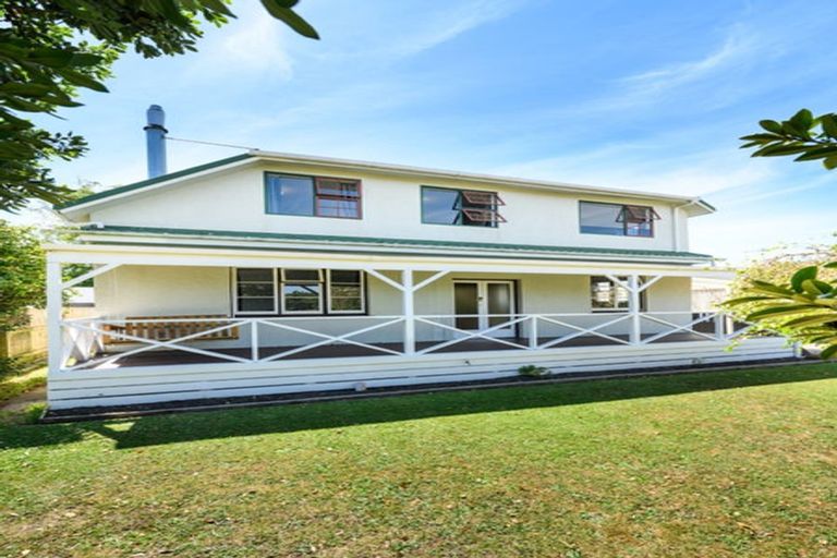 Photo of property in 5 Rangitira Avenue, Palmerston North, 4414