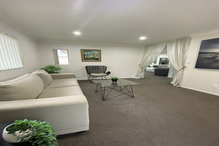 Photo of property in 40 Baverstock Road, Flat Bush, Auckland, 2016