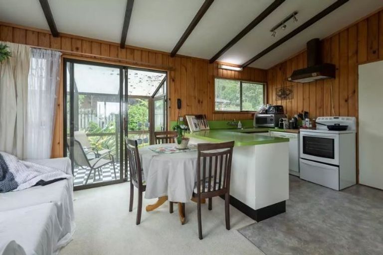 Photo of property in 69 Bedford Street, Northland, Wellington, 6012