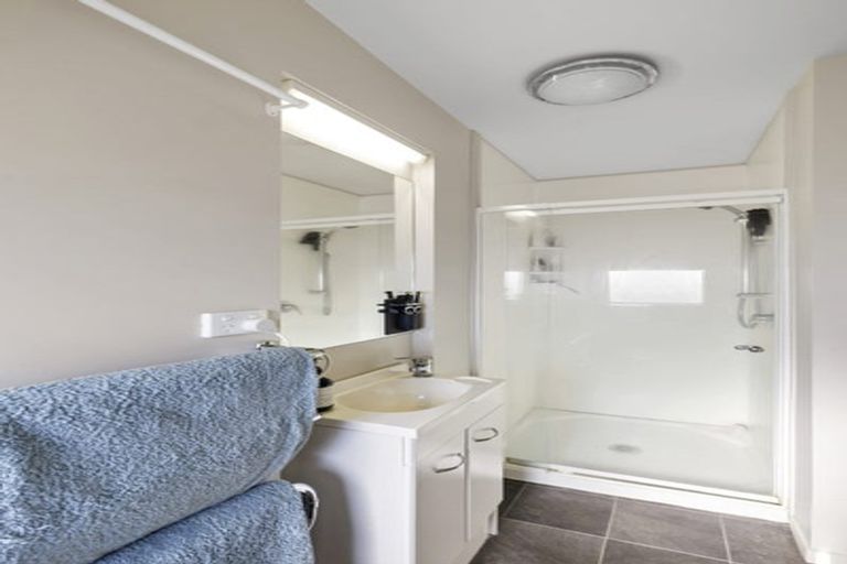 Photo of property in 2 Budleigh Street, Frankleigh Park, New Plymouth, 4310