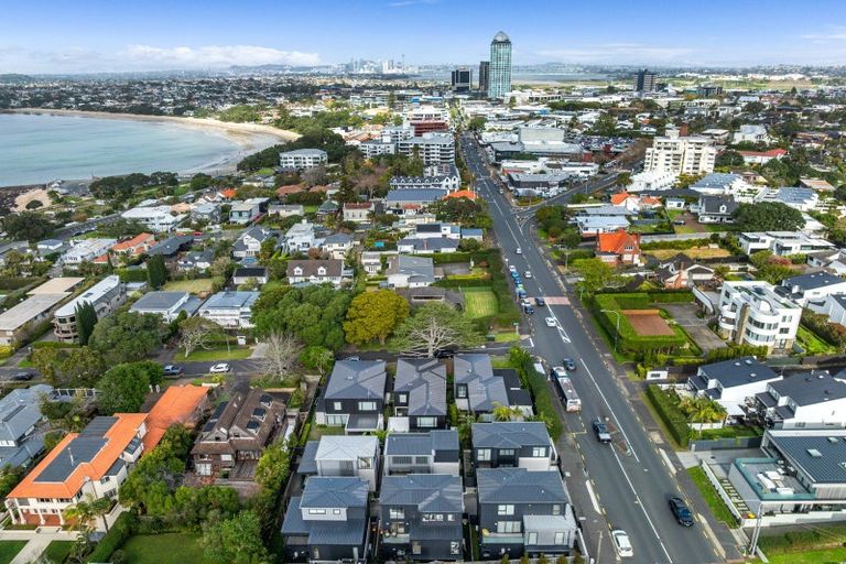 Photo of property in 201c Hurstmere Road, Takapuna, Auckland, 0622
