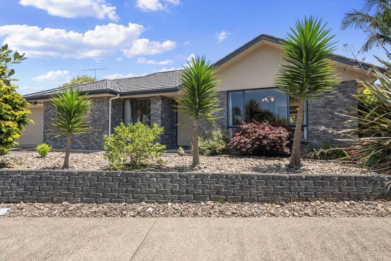 Photo of property in 56 Cabeleigh Drive, Helensville, 0800