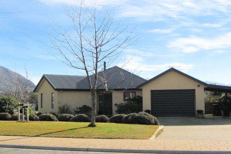 Photo of property in 26 Meadowstone Drive, Wanaka, 9305