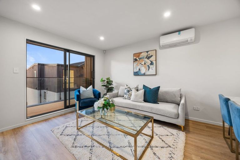 Photo of property in 10b Prince Regent Drive, Half Moon Bay, Auckland, 2012