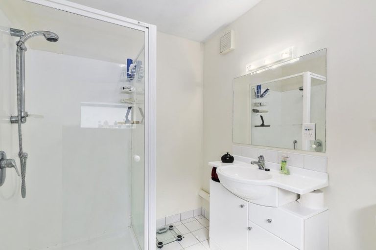 Photo of property in 10 Inverell Way, Seatoun, Wellington, 6022