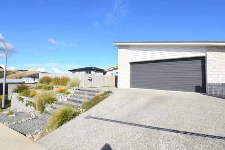 Photo of property in 114 Amesbury Drive, Churton Park, Wellington, 6037