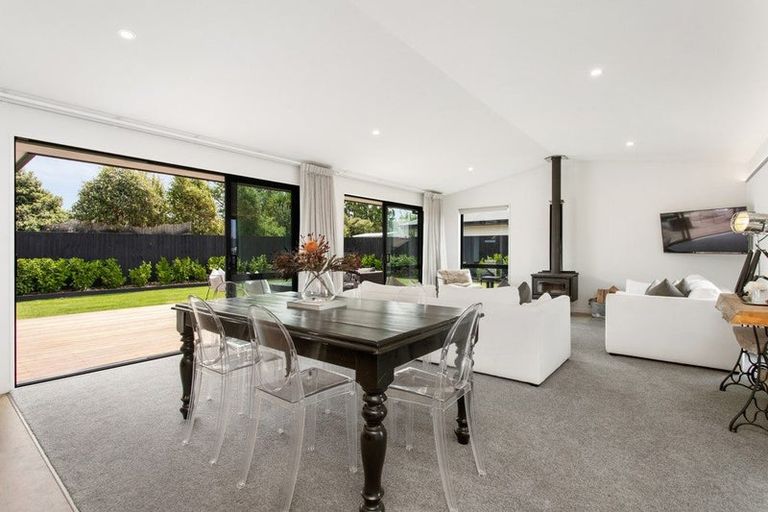 Photo of property in 52 Suffolk Drive, Kirwee, 7571