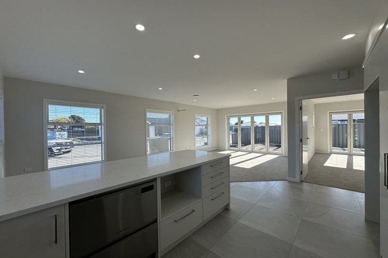 Photo of property in 10 George Yee Place, Taradale, 4112