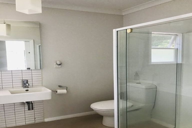 Photo of property in 26 Kiwi Crescent, Tawa, Wellington, 5028