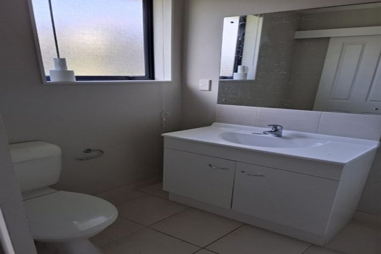 Photo of property in 41 Keri Vista Rise, Papakura, 2110