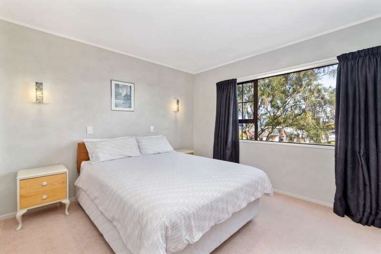 Photo of property in 40 Puriri Street, Hilltop, Taupo, 3330