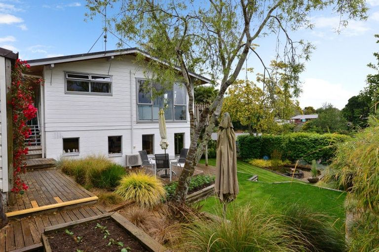 Photo of property in 92 Poaka Avenue, Dinsdale, Hamilton, 3204