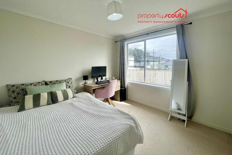Photo of property in 16 Mangorei Road, Strandon, New Plymouth, 4312