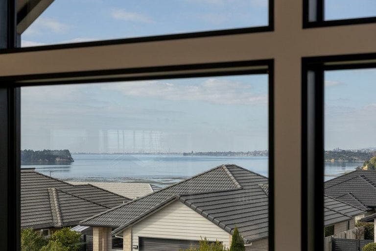 Photo of property in 50 Bert Wall Drive, Omokoroa, 3114