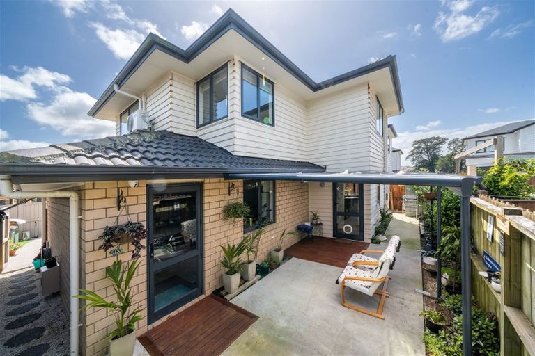 Photo of property in 93 Naylors Drive, Mangere, Auckland, 2022