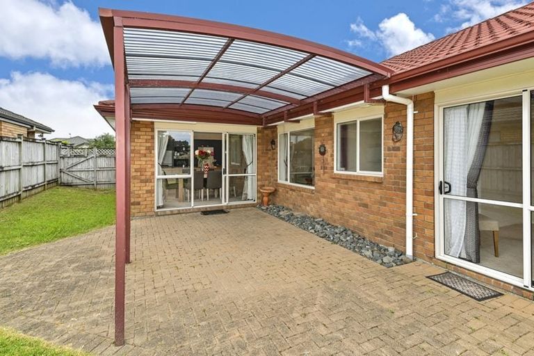 Photo of property in 32 Sandwick Drive, Weymouth, Auckland, 2103