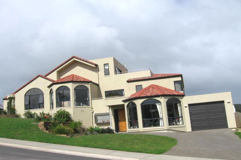 Photo of property in 10 Oratia Drive, Glen Eden, Auckland, 0602
