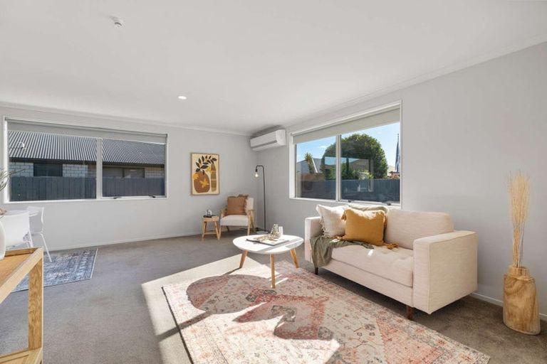 Photo of property in 16 Ripple Grove, Waiuku, 2123