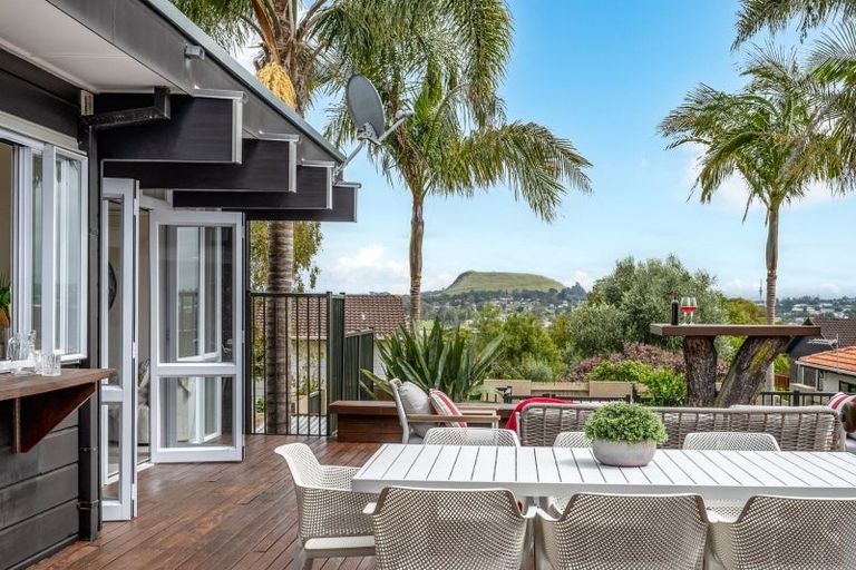 Photo of property in 22 Andrea Place, Sunnyhills, Auckland, 2010