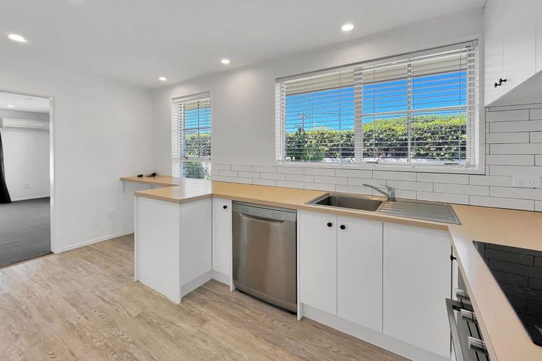 Photo of property in 1/23 Withells Road, Avonhead, Christchurch, 8042