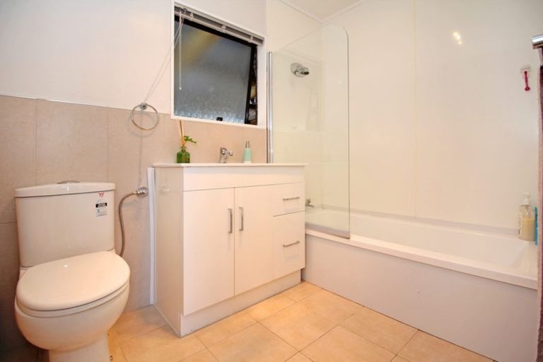 Photo of property in 178 Finlayson Avenue, Clendon Park, Auckland, 2103