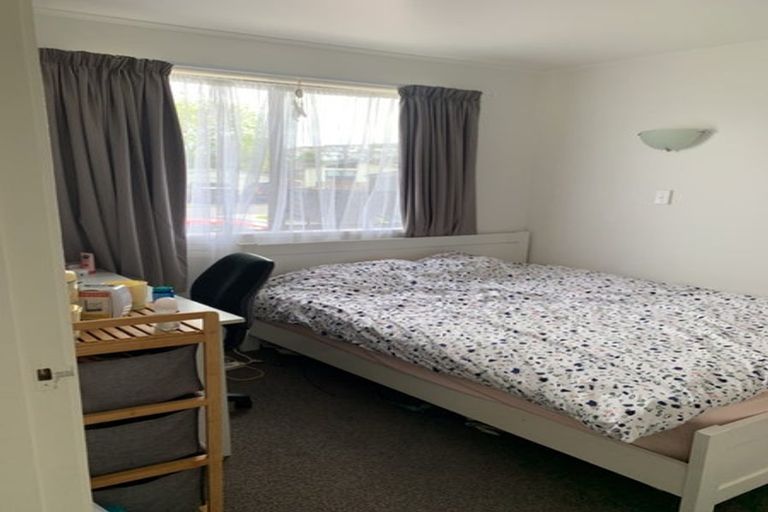 Photo of property in 2 Lansdown Place, Papakura, 2110