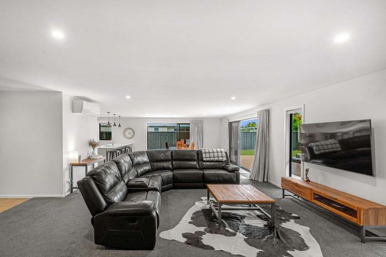 Photo of property in 2 Hunter Lane, Amberley, 7410