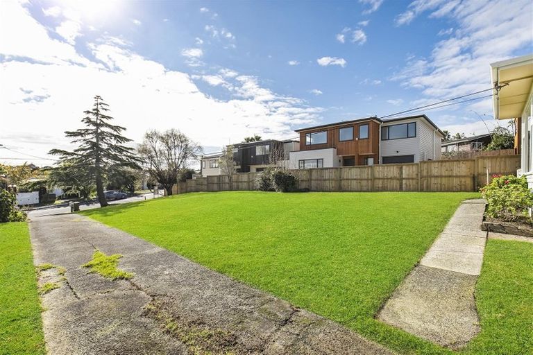 Photo of property in 10 Pax Avenue, Forrest Hill, Auckland, 0620