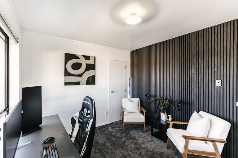 Photo of property in 9 Aspen Way, Kelvin Grove, Palmerston North, 4414